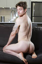 Linus Gray at Str8 Chaser